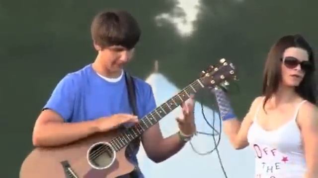 Парень нереально круто играет на гитаре смотреть онлайн