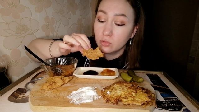 МУКБАНГ/Драники,курица фри/Ответы на вопросы‼️‼️‼️ смотреть онлайн