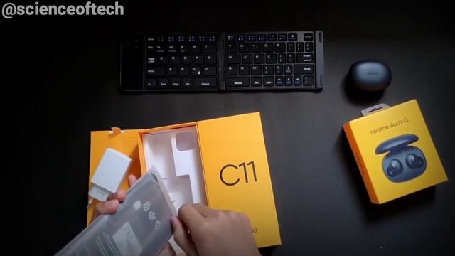 Realme C11 Unboxing and First look смотреть онлайн