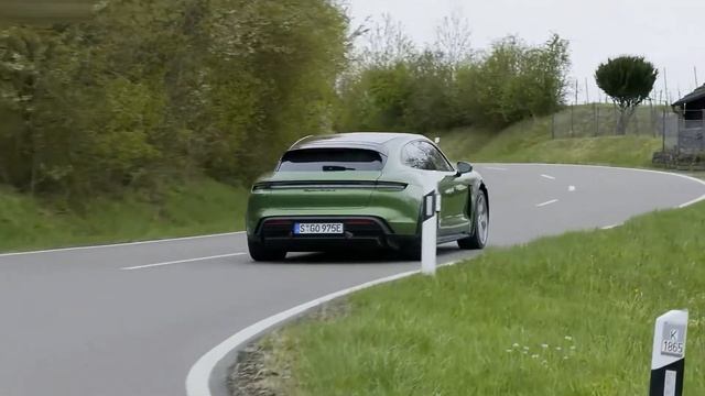 2022 Porsche Taycan Turbo S Cross Turismo | Sound, Driving Sense (Mamba Green Metallic)