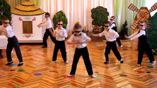 Танец компьютерных вирусов. ДОУ №8 г.Шахтёрск Украина Музыкальный руководитель Е.Лановская смотреть онлайн