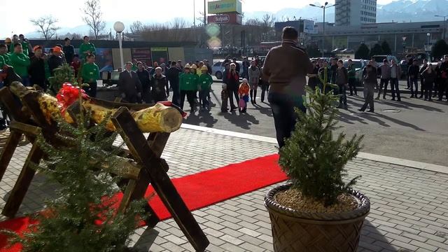 Видеоотчет с открытия второго гипермаркета КОМФОРТ Алматы, 2016 смотреть онлайн