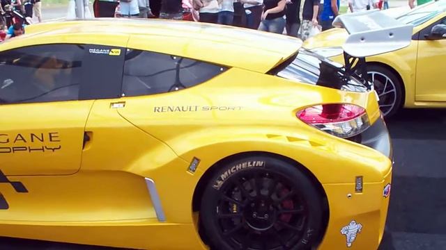 renault megane trophly v6 смотреть онлайн