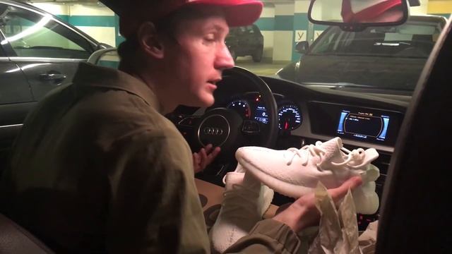 Везучий парковщик или обзор adidas Yeezy Boost 350 V2 Cream/White смотреть онлайн