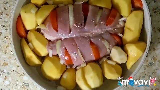 Запечённая куриная грудка с картошкой. baked chicken with potatoes #вкусняшки #food #chicken #yummy смотреть онлайн