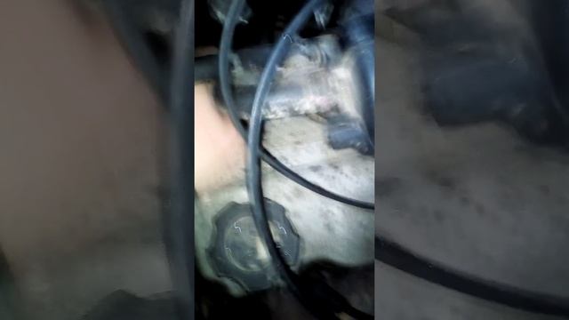Работа двигателя с зажатым впускным и выпускным клапаном первого целиндра Daewoo Matiz 0,8L смотреть онлайн