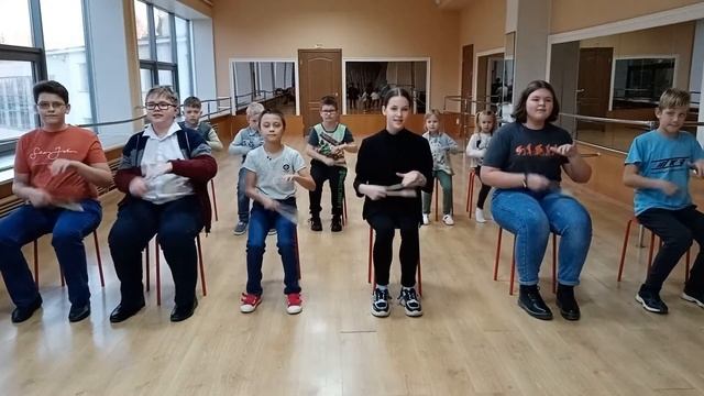 Репетиция номера "Ёлочки-сосёночки" в ансамбле ложкарей "Крутогоры" смотреть онлайн