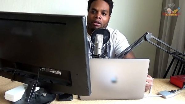 HELLBOY (2019) A SAD MOVIE REVIEW ?