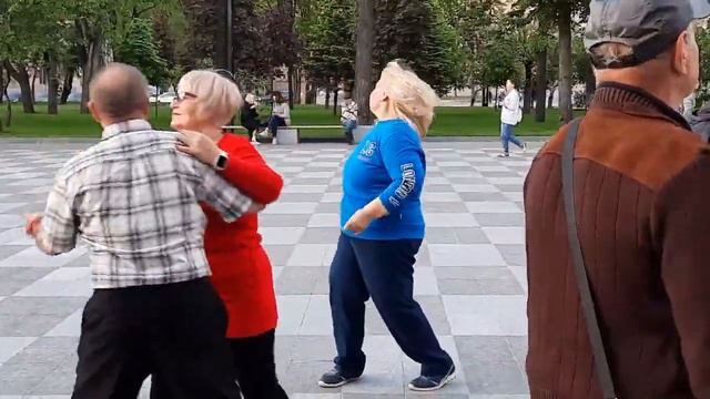 МНЕ ДО ТЕБЯ ПАРУ ШАГОВ...ХАРЬКОВ,КАК БЫЛО РАНЬШЕ... смотреть онлайн