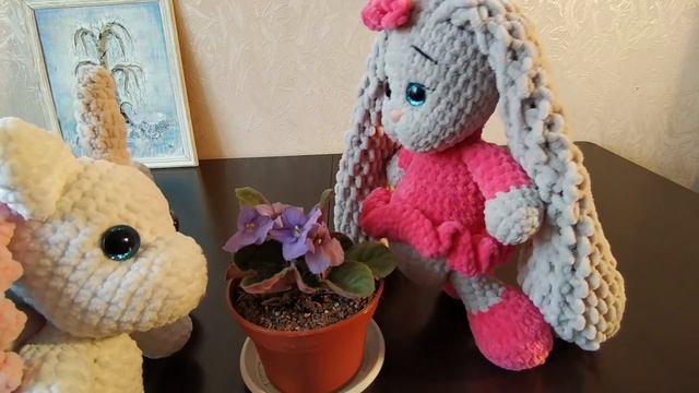 Единорожка и Зайка - Настины игрушки. Пчела!