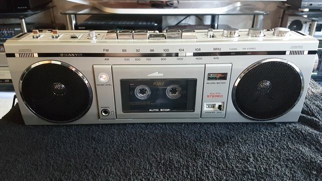 Sanyo M-7700F Mini Stereo Radio Recorder - May 2019 смотреть онлайн