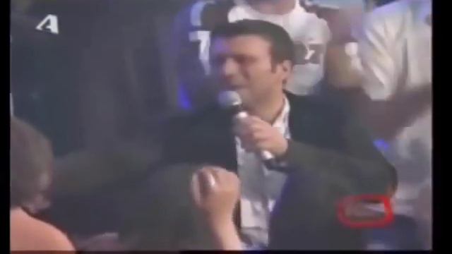 Giannis Ploutarxos Live.Koita ti ekanes.Alpha tv.01.37'.12''.Avi.927 MB.avi.alexpehl смотреть онлайн