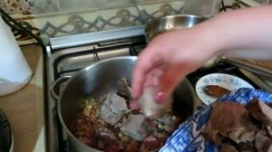 Свиной язык с овощами.