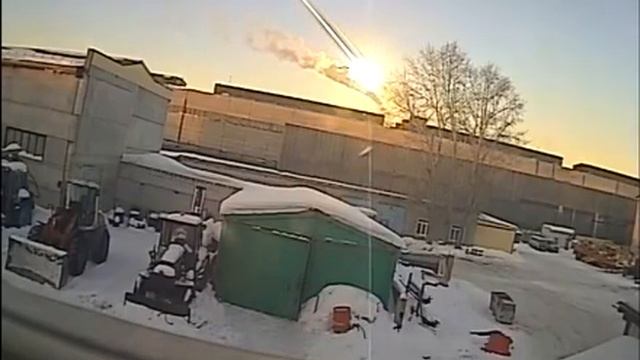 Падение метеорита Еще одно видео Камеры наблюдения смотреть онлайн