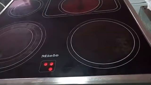 Духовой шкаф и варочная поверхность Miele смотреть онлайн