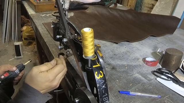 Часть2. Шью кожаный фартук для мастерской своими руками. смотреть онлайн