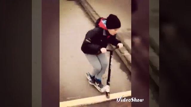 Катаюсь на самокате под музыку смотреть онлайн