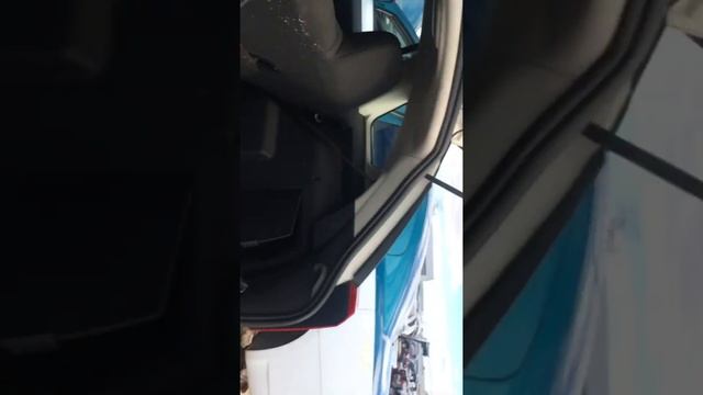 A day at the wrecking yard. смотреть онлайн