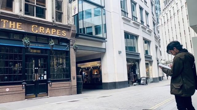 #37 Exploring and Drawing THE GRAPES PUB & LONDON STONE In The City Of London, England Day 5 Part 4 смотреть онлайн