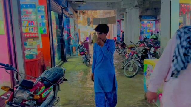 Dost k sath gya mobile change karny apny shar ki market ma but kia hoa full video dikhn #trending смотреть онлайн