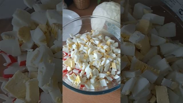 Салат с крабовыми палочками и с капустой