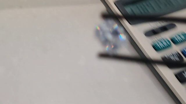 How does a D color diamond with strong fluorescence look in real смотреть онлайн