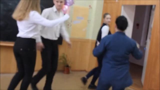 В поисках новогоднего настроения... (МБОУ СОШ №47 г.Липецка) смотреть онлайн