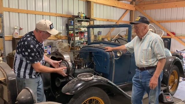 Dad & I work on my 1931 jalopy - 1931 Ford Model A Sport Coupe / Roadster смотреть онлайн