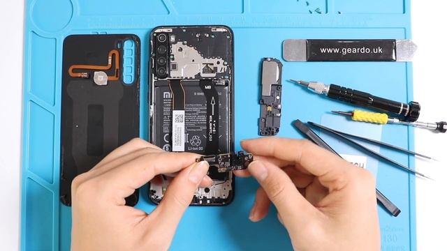 Xiaomi Redmi Note 8 Charging & Headphone Port Replacement смотреть онлайн