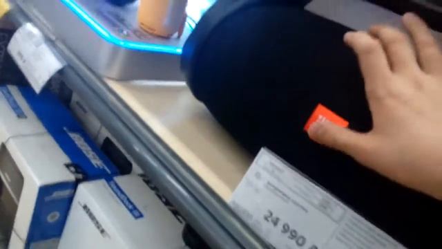 Самая большая портативная колонка в мире смотреть онлайн