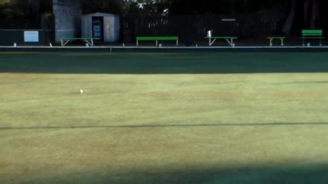 Lawn Bowls - Rhythm Speed - How To Roll The Jack & Nail It (First Bowl) смотреть онлайн