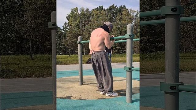 Упражнение на бицепс с собственным весом .#workout смотреть онлайн