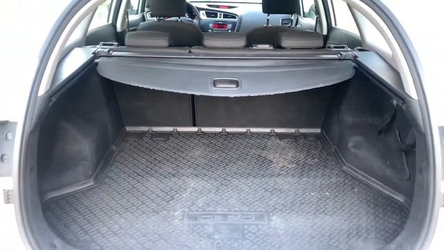 Экспресс обзор KIA cee'd, 2013 132 254 км, 1.6, MT (129 л.с.), универсал, передний, бензин смотреть онлайн