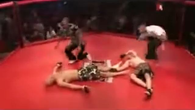 Ха ха  Один удар   2 трупа