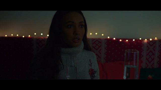 8 НЕЛОВКИХ СИТУАЦИЙ НА НОВЫЙ ГОД смотреть онлайн