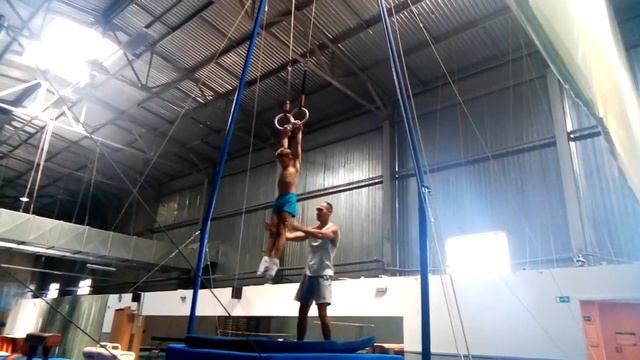 двойное сальто с колец