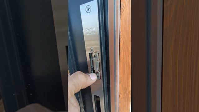 Автоматическая защёлка Алютех (Alutech) смотреть онлайн