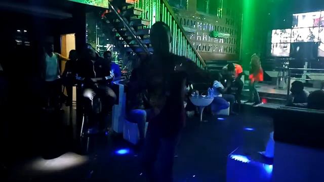 Comedian BBO @humorality with Asiri The Adekunle gold and simi joke смотреть онлайн