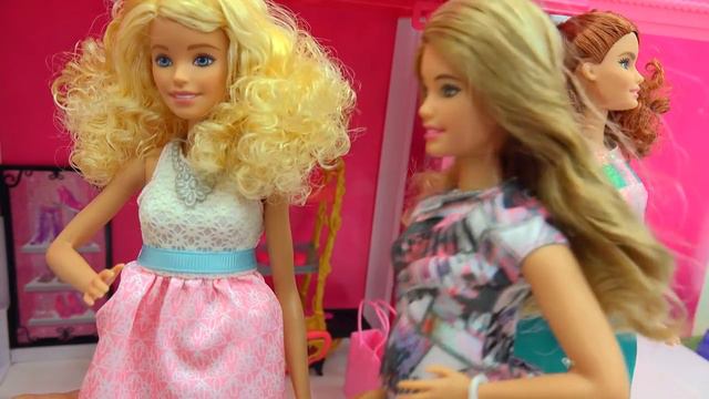 Barbie Shopping at Mall - Giant Haul of The Coolest Barbie Dolls Tall, Petite, Curvy Fashionistas смотреть онлайн