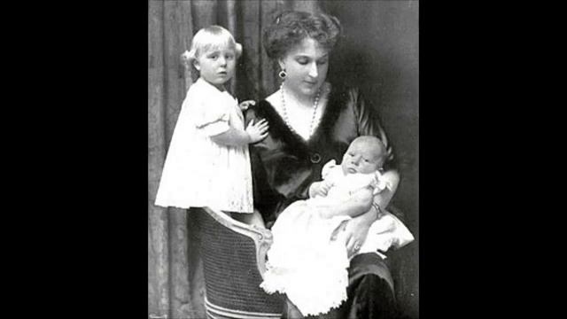 VICTORIA EUGENIA DE BATTENBERG Y ALFONSO XIII - HISTORIA - FRANCK FERNÁNDEZ - N° 83 смотреть онлайн