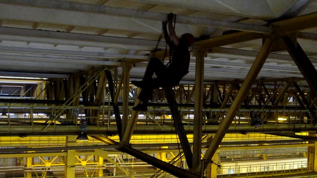 Промальп. Работа на потолках. Уборка строительного мусор...