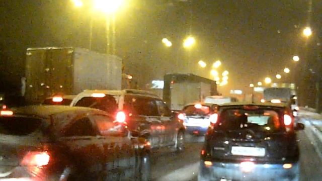 МКАД 29.11.2012 пробка с утра съезд из Митино смотреть онлайн