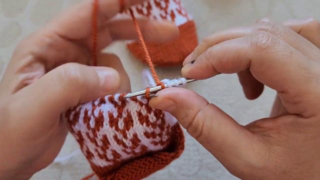 Kilim desenli iki şiş dikişsiz patik modeli ✅️ Beşşiş görünümlü #ikişişpatik ✅️ @divapatik смотреть онлайн
