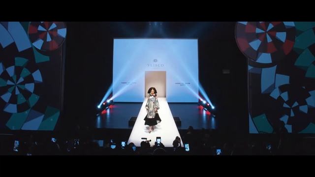 A Moment with Fashion Designer Lanre Da Silva Ajayi | Vlisco смотреть онлайн