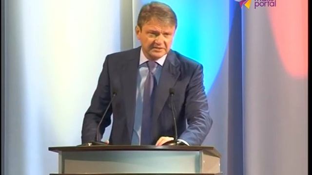 Главе Сочи подарили гигантский триколор смотреть онлайн