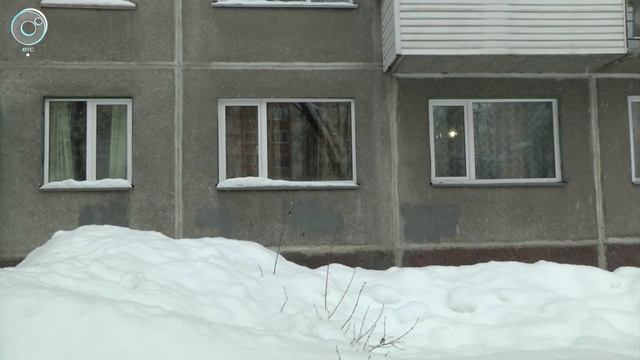Жители дома в Дзержинском районе Новосибирска возмущены работой руководителя местного ЖСК смотреть онлайн