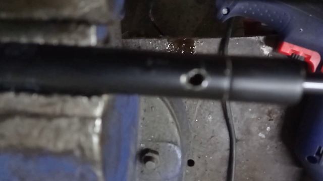 Ремонт газового упора капота автомобиля, своими руками (юмор) смотреть онлайн