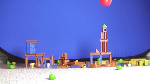 Angry Birds Helicopter gets the EGGS Back! смотреть онлайн