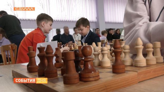В Курске прошёл турнир по шахматам «Юный Гроссмейстер» смотреть онлайн