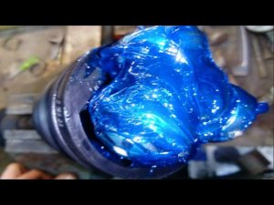 Для чего опытные автомобилисты не меняют смазку в ШРУСах